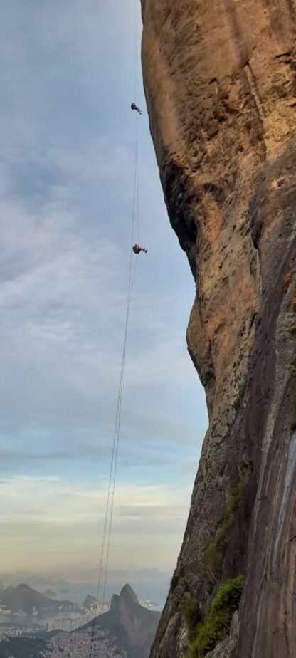 Conquista Suprema: Rapel no Rosto do Imperador 147 m na Pedra da Gávea - Imagem 9