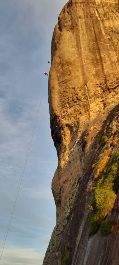 Conquista Suprema: Rapel no Rosto do Imperador 147 m na Pedra da Gávea - Imagem 6