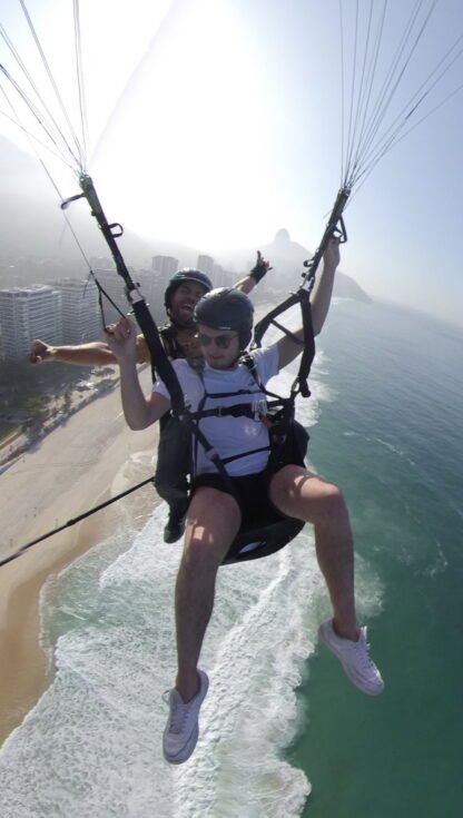 Voo Duplo de Parapente no Rio de Janeiro: Uma Experiência Aérea Inigualável Acima da Cidade Maravilhosa - Imagem 7
