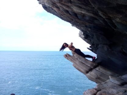 Trilha Gruta da Sacristia, Praia da Sacristia e Gruta do Farol - Maricá - RJ (Em grupo)